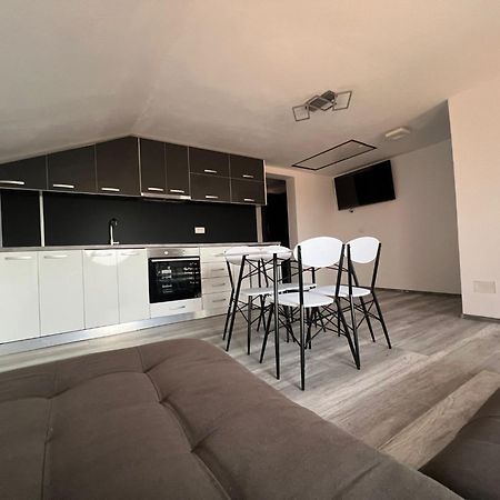 Apartament Casa Dragoeni Târgu Jiu Exterior foto
